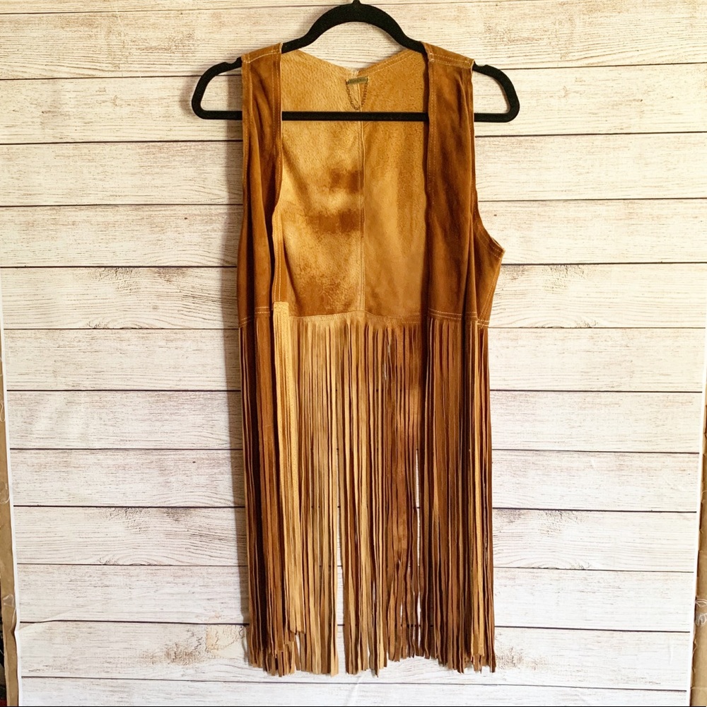 Mamie Ruth Exclusive Fringe Vest - Picture 2 of 12